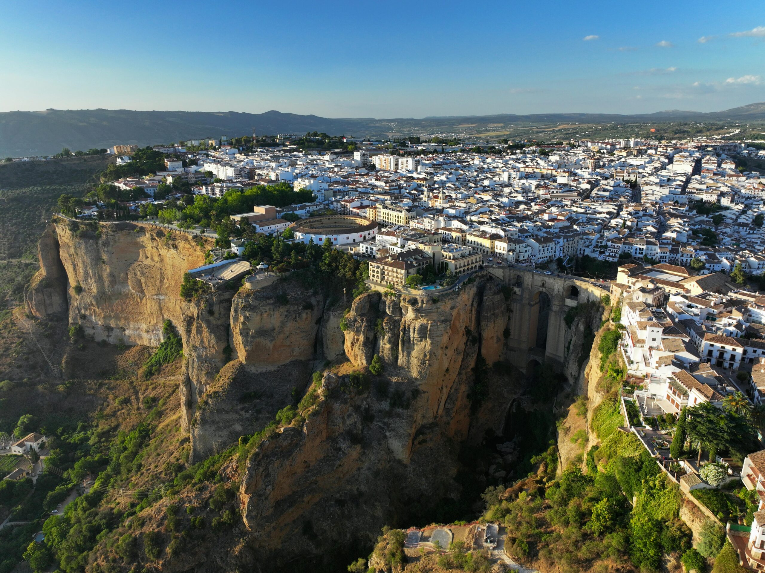 Ronda – andaluzyjskie miasto na skale, które zapiera dech w piersiach