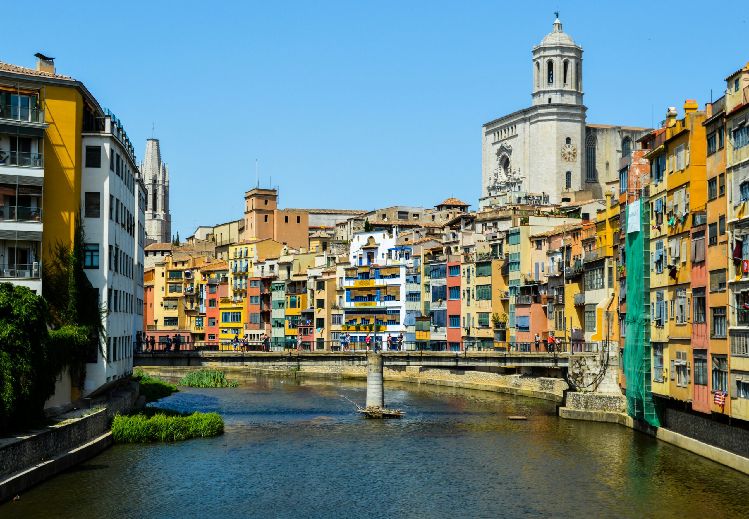 Girona – katalońska perełka, która łączy średniowiecze, rzeki i magię